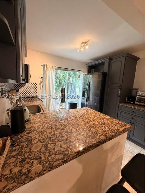 8925 NE 4 Avenue Rd 8925, Miami Shores FL - photo 10 of 20
