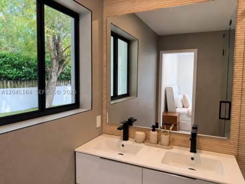 2 NE 91st St, Miami Shores FL - photo 16 of 20