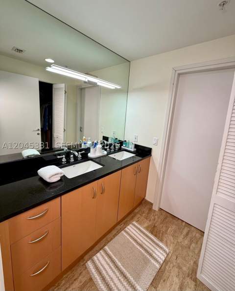 300 S Biscayne Blvd T-2806, Miami FL - photo 13 of 19