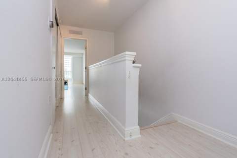 425 Grapetree Dr 206, Key Biscayne FL - photo 19 of 47