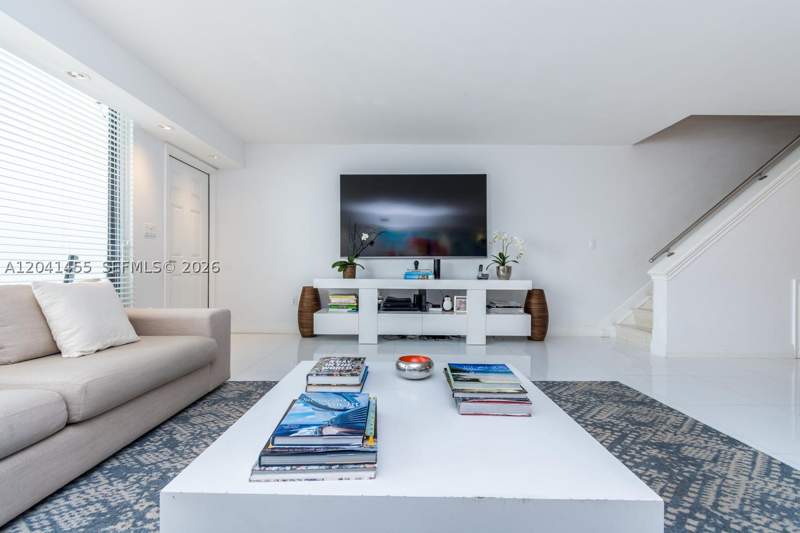 2 bedroom Townhouse at 425 Grapetree Dr 206, Grapetree Townhouse Condo, Key Biscayne — photo 4