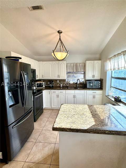 15622 SW 142nd Ct, Miami FL - photo 16 of 63