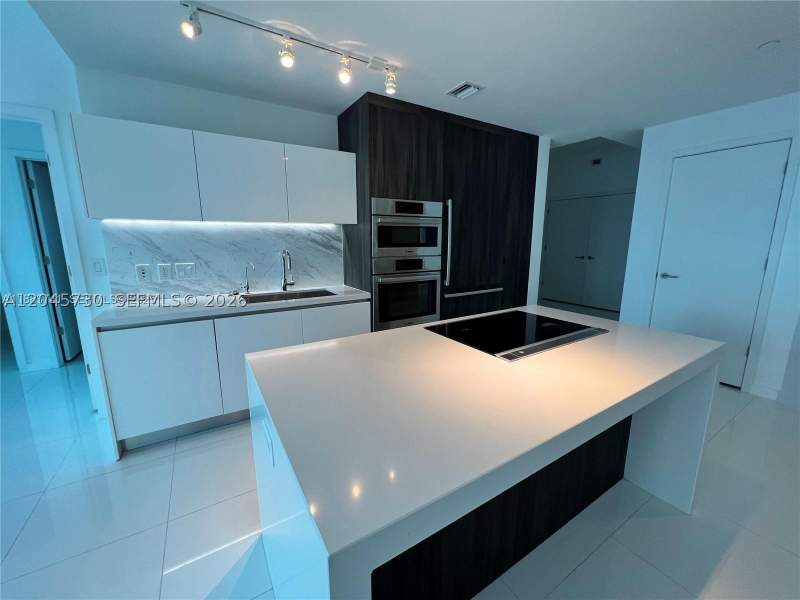 2 bedroom Condominium at 851 NE 1st Ave 1208, Paramount Miami Worldcent, Miami — photo 4