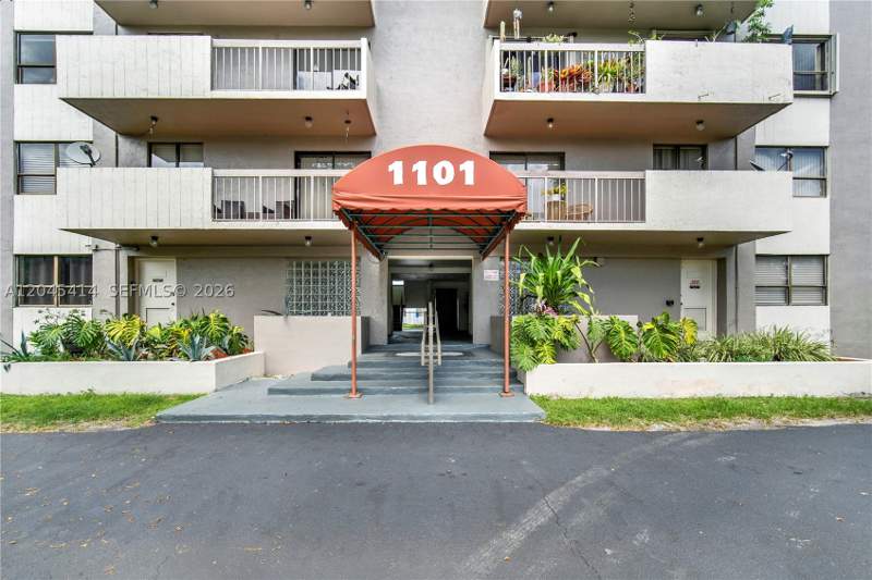 2 bedroom Condominium at 1101 SW 122nd Ave 205, Garden Lake Towers Condo, Miami — photo 3