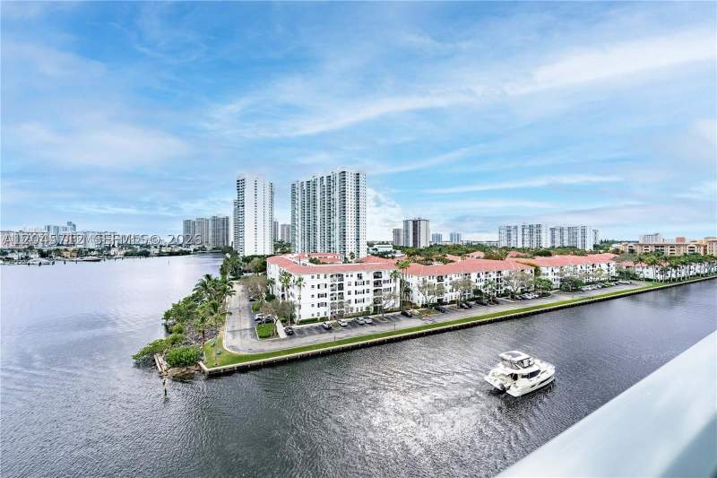 4 bedroom Condominium at 3300 NE 188th St 710, Echo Condo, Aventura — photo 4