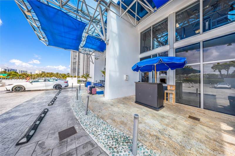 1 bedroom HotelMotel at 18683 Collins Ave 1610, M Resort Residences Condo, Sunny Isles Beach — photo 4
