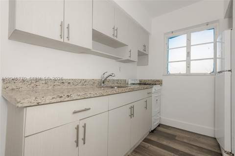 8340 Crespi Blvd 20, Miami Beach FL - photo 6 of 18