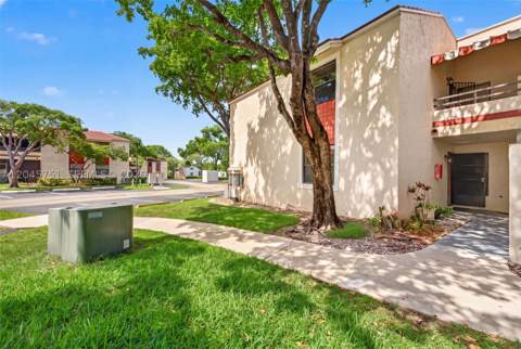 20065 NE 3rd Ct 5, Miami FL - photo 18 of 21
