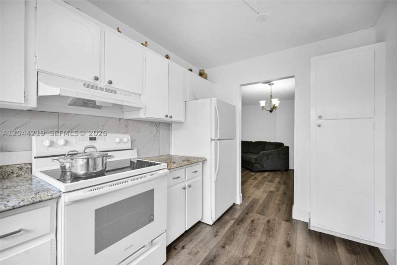 1 bedroom Condominium at 942 NE 199th St 4E, Lake Park Condo No 1 - Bl, Miami — photo 4