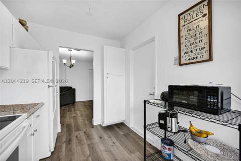 942 NE 199th St 4E, Miami FL - photo 8 of 46