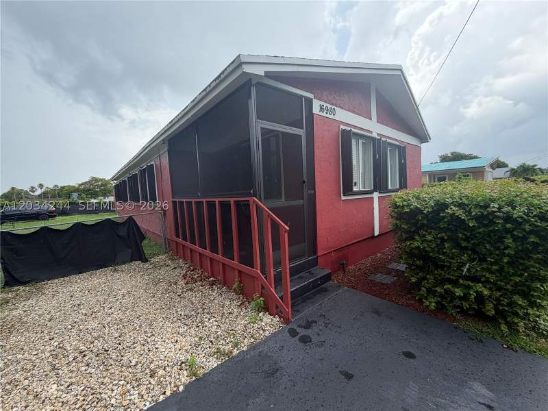 3 bedroom SingleFamilyResidence at 16980 SW 104th Ave, Carmen Laura Subdivision, Miami — photo 3