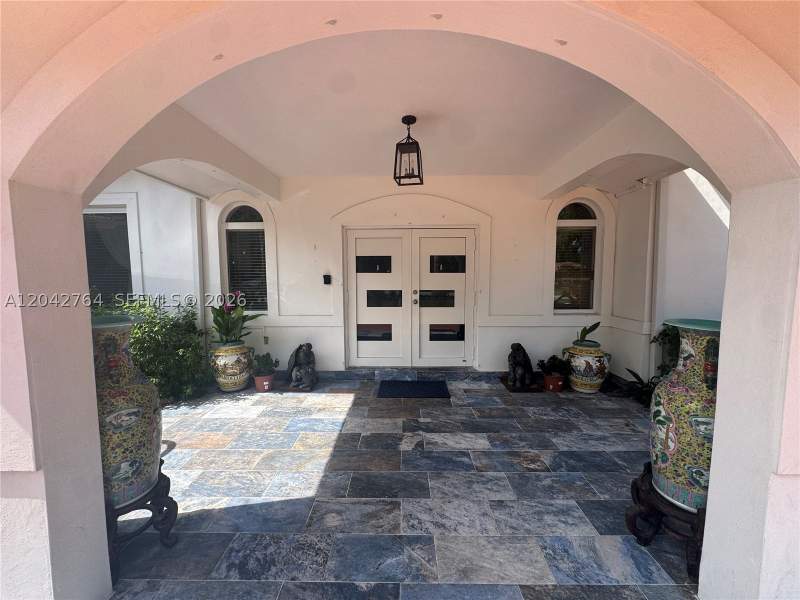 7 bedroom SingleFamilyResidence at 7935 SW 128th St, Pine Tree Estates, Pinecrest — photo 3