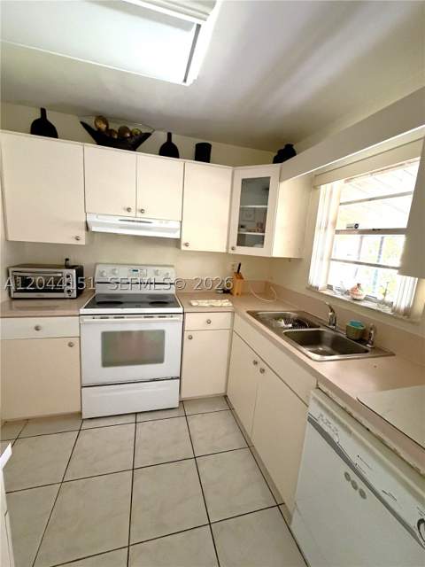 14725 SW 86th Ln, Miami FL - photo 18 of 32