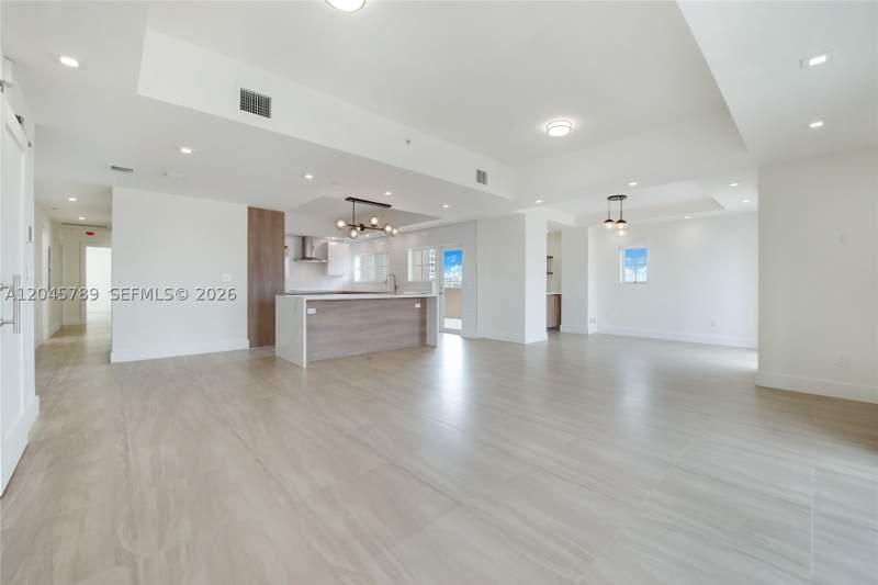 3 bedroom Condominium at 120 Salamanca Ave Ph, Coral Gables Douglas Sec, Coral Gables — photo 2