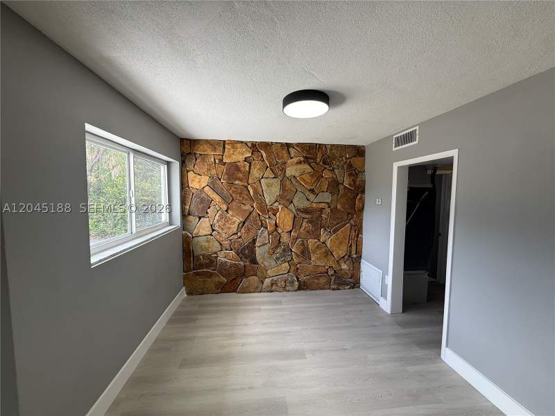 3 bedroom SingleFamilyResidence at 17880 NE 13th Ave, Fulford By Sea Sec N, North Miami Beach — photo 4
