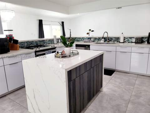 6324 NW 201st Ln, Hialeah FL - photo 12 of 32