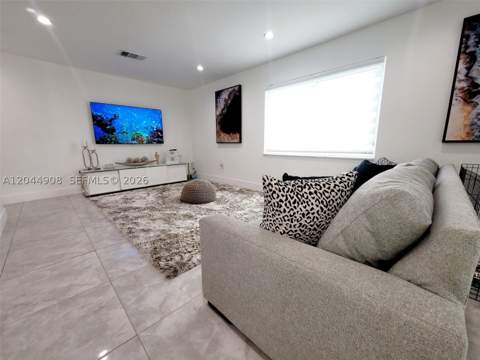 6324 NW 201st Ln, Hialeah FL - photo 13 of 32