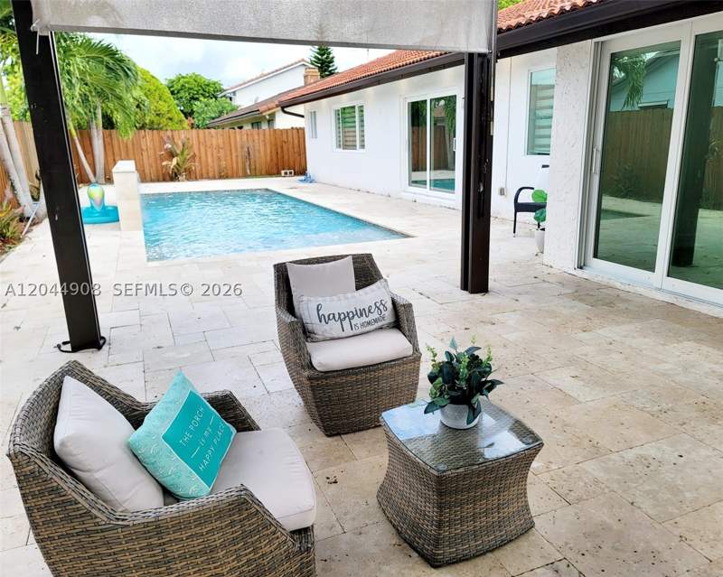 4 bedroom SingleFamilyResidence at 6324 NW 201st Ln, Country Lake Manors Sec 2, Hialeah — photo 2