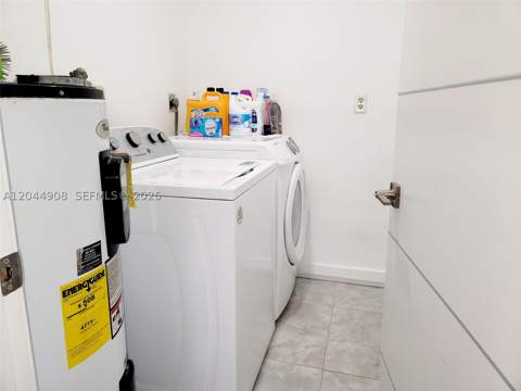6324 NW 201st Ln, Hialeah FL - photo 24 of 32