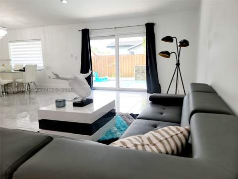 6324 NW 201st Ln, Hialeah FL - photo 8 of 32