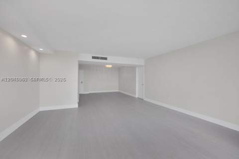 600 Biltmore Way 618, Coral Gables FL - photo 13 of 37