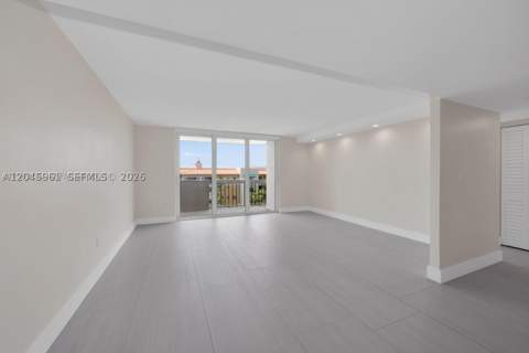 600 Biltmore Way 618, Coral Gables FL - photo 17 of 37