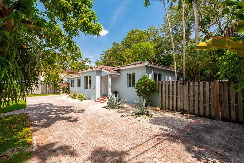 3 bedroom SingleFamilyResidence at 2215 Tequesta Ln, Silver Bluff Est Sec C, Miami — photo 2