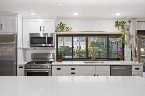 8440 SW 180th St, Palmetto Bay FL - photo 13 of 54