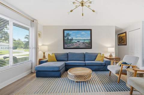 8440 SW 180th St, Palmetto Bay FL - photo 6 of 54