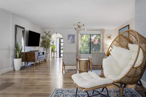 8440 SW 180th St, Palmetto Bay FL - photo 9 of 54