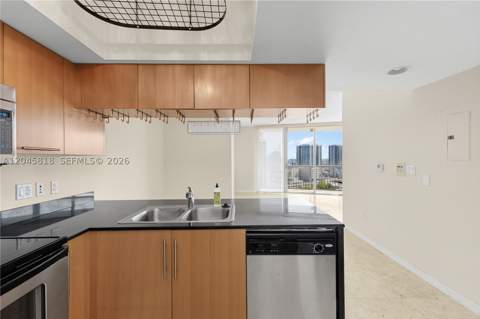 1750 N Bayshore Dr 2414, Miami FL - photo 20 of 32