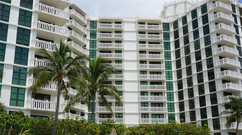 2 bedroom Condominium at 1111 Crandon Blvd B705, Towers Of Key Biscayne Co, Key Biscayne — photo 4