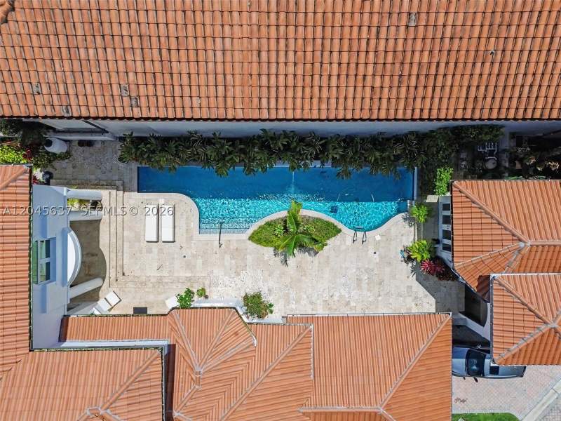 4 bedroom SingleFamilyResidence at 13689 Deering Bay Dr, Deering Bay Estates, Coral Gables — photo 5