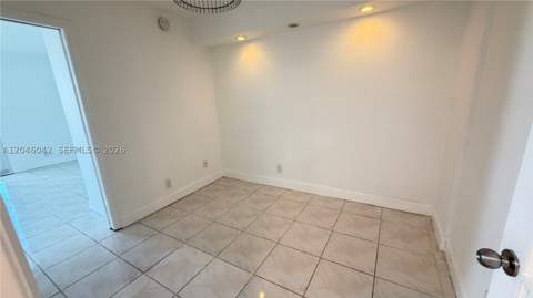 100 Bayview Dr 509, Sunny Isles Beach FL - photo 11 of 26