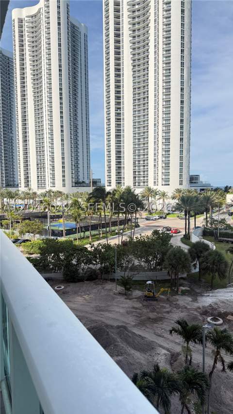 100 Bayview Dr 509, Sunny Isles Beach FL - photo 9 of 26