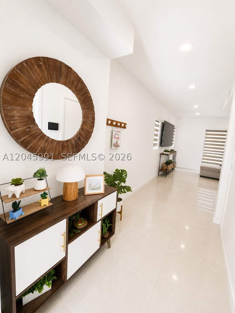 5 bedroom SingleFamilyResidence at 1183 NW 2nd St, Aurora Subdivision, Florida City — photo 4