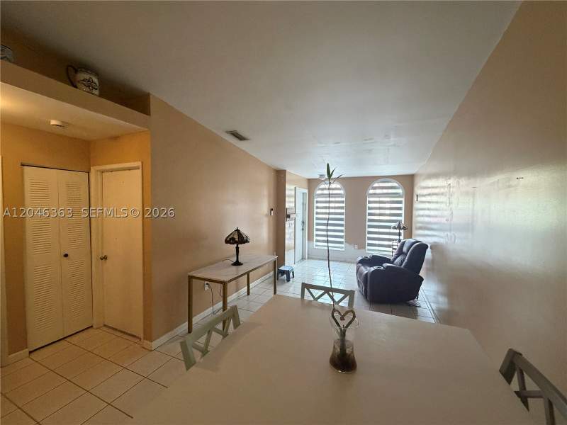 2 bedroom Condominium at 6718 NW 166th Ter 301, Fountain Pk Village Homes, Miami Lakes — photo 2