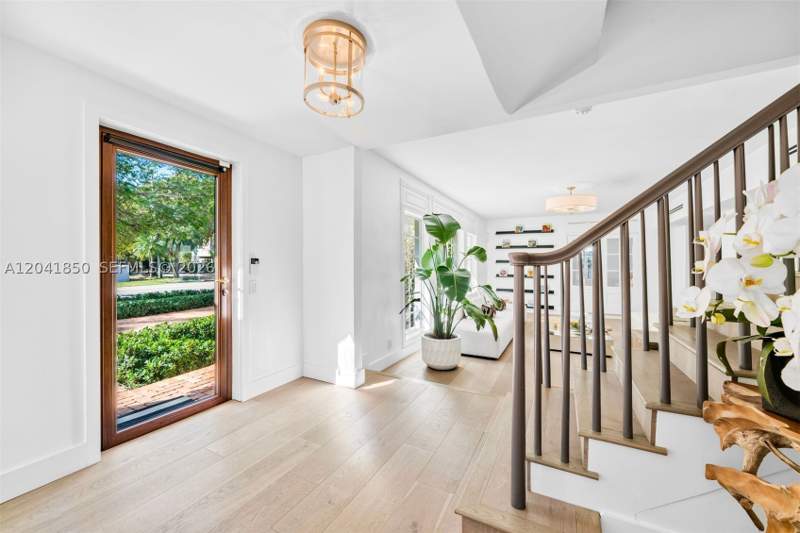 5 bedroom SingleFamilyResidence at 939 W 47th Ct, Nautilus Addn, Miami Beach — photo 5