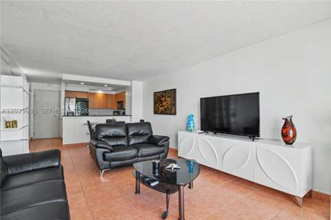 6917 Collins Ave 605, Miami Beach FL - photo 12 of 34