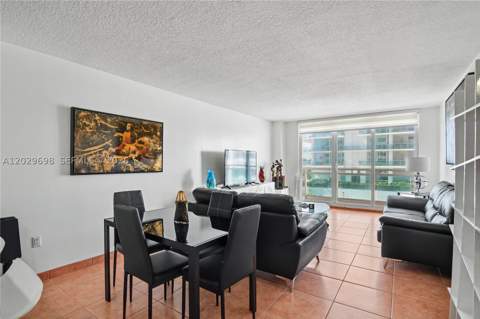 6917 Collins Ave 605, Miami Beach FL - photo 8 of 34