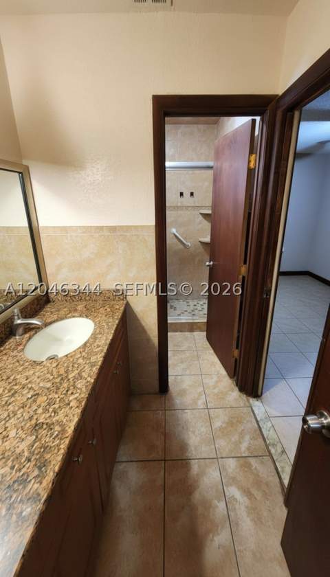 8188 NW 98th Lane 122, Hialeah Gardens FL - photo 17 of 25