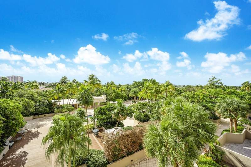 2 bedroom Condominium at 151 Crandon Blvd 439, The Emeraldbay, Key Biscayne — photo 2