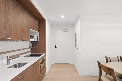 1611 SW 2nd Ave 816, Miami FL - photo 8 of 46