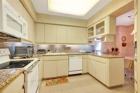 9801 Collins Ave 8S, Bal Harbour FL - photo 23 of 57
