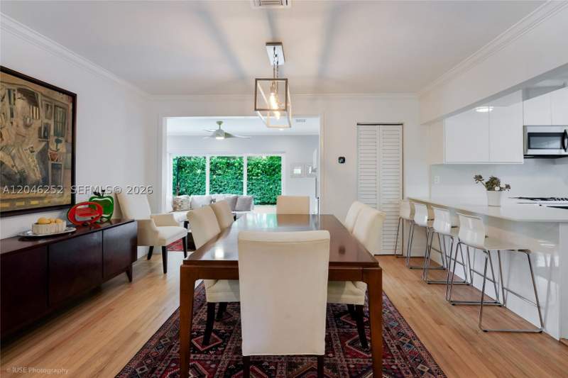 3 bedroom SingleFamilyResidence at 1556 Catalonia Ave, Coral Gables Country Club, Coral Gables — photo 3