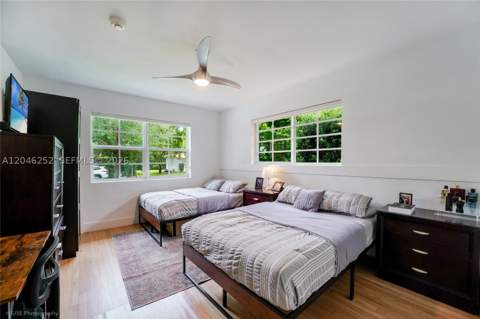 1556 Catalonia Ave, Coral Gables FL - photo 9 of 24