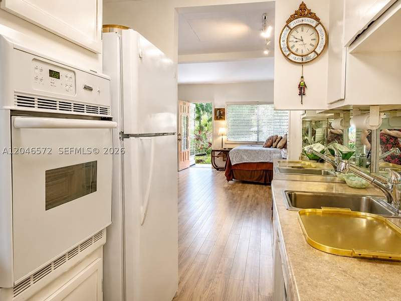 0 bedroom StockCooperative at 1050 Pennsylvania Ave 12-A, Penn Eleven Co-Op, Miami Beach — photo 5