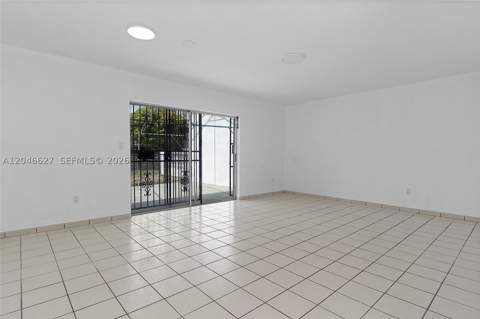 10112 SW 23rd St, Miami FL - photo 13 of 32