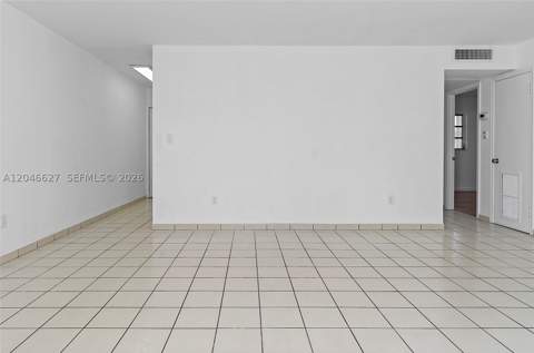 10112 SW 23rd St, Miami FL - photo 9 of 32