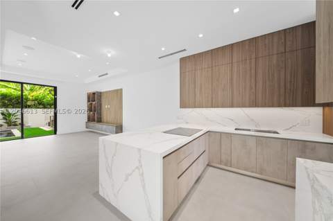 2710 S Le Jeune Rd, Coral Gables FL - photo 12 of 29